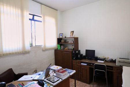 Casa para alugar com 206m², 4 quartos e 3 vagasEscritório