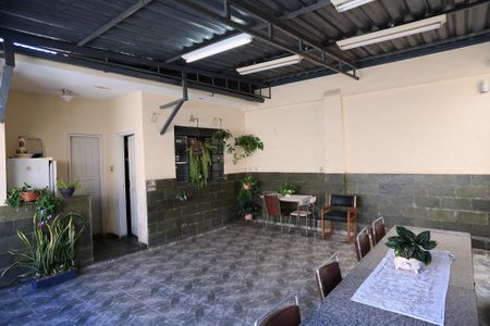 Casa para alugar com 206m², 4 quartos e 3 vagasÁrea externa