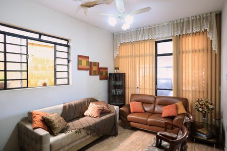 Sala de casa para alugar com 4 quartos, 206m² em Renascença, Belo Horizonte