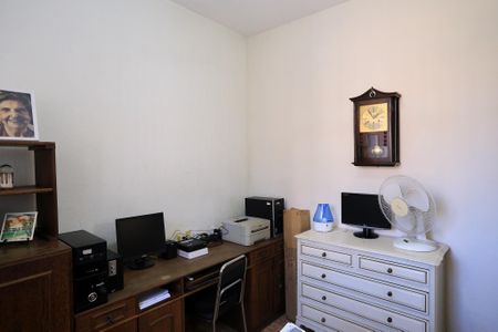 Casa para alugar com 206m², 4 quartos e 3 vagasEscritório