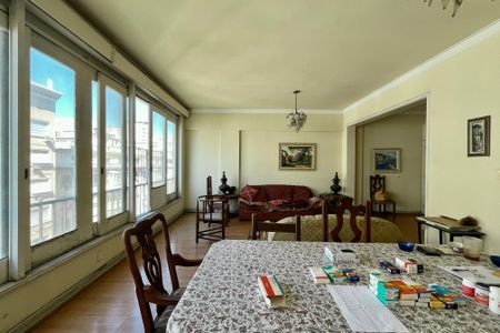 Apartamento à venda com 180m², 4 quartos e 1 vagaSala 