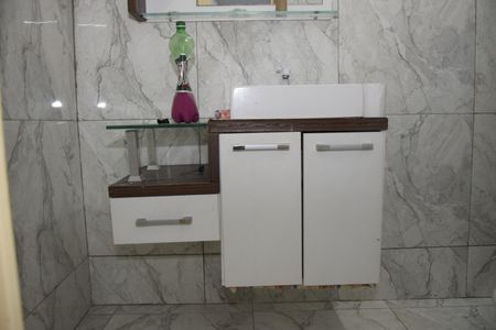 Casa para alugar com 70m², 2 quartos e sem vagaBanheiro