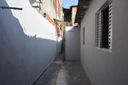 Casa para alugar com 70m², 2 quartos e sem vagaQuintal