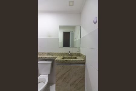 Banheiro  de apartamento à venda com 2 quartos, 52m² em Jardim Roberto, Osasco