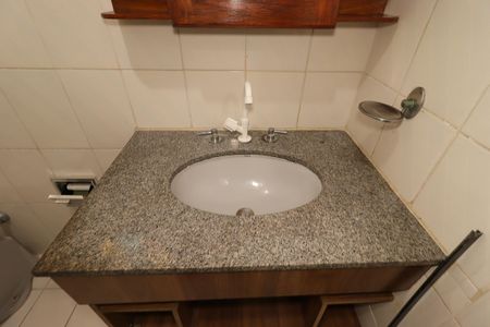 Casa para alugar com 160m², 3 quartos e 2 vagasBanheiro - Pia