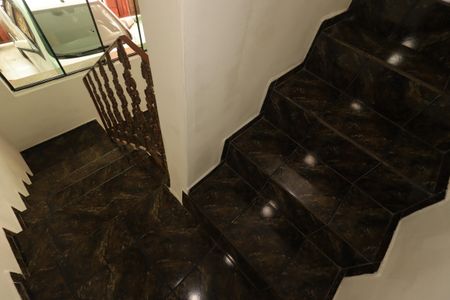 Casa para alugar com 160m², 3 quartos e 2 vagasEscada
