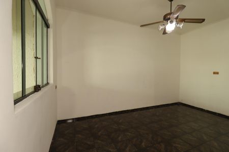Casa para alugar com 160m², 3 quartos e 2 vagasSala