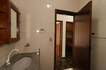 Casa para alugar com 160m², 3 quartos e 2 vagasBanheiro
