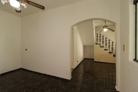 Casa para alugar com 160m², 3 quartos e 2 vagasSala