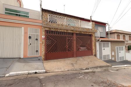 Casa para alugar com 160m², 3 quartos e 2 vagasFachada