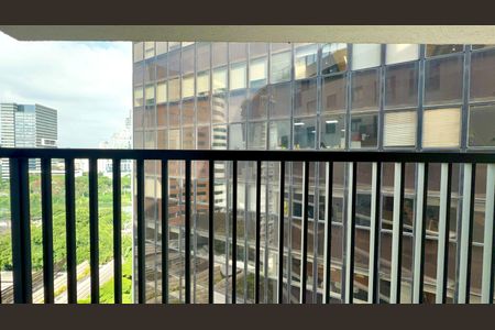 Varanda de kitnet/studio à venda com 1 quarto, 27m² em Pinheiros, São Paulo