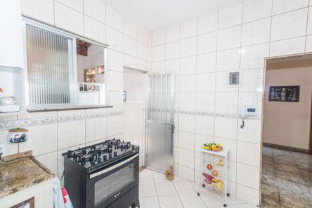 Casa à venda com 180m², 2 quartos e 4 vagasCozinha e Área de Serviço