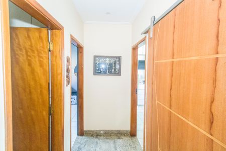 Casa à venda com 180m², 2 quartos e 4 vagasCorredor