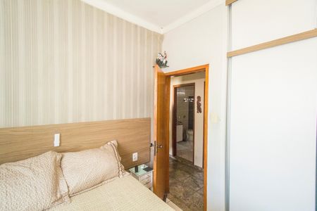 Casa à venda com 180m², 2 quartos e 4 vagasSuíte