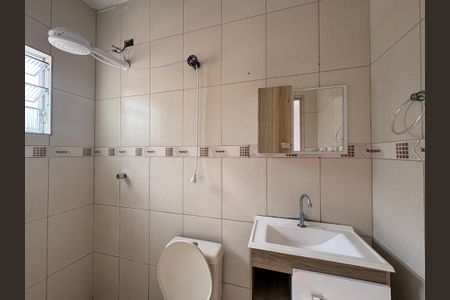 Banheiro de casa para alugar com 1 quarto, 35m² em Vila Palmeiras, São Paulo