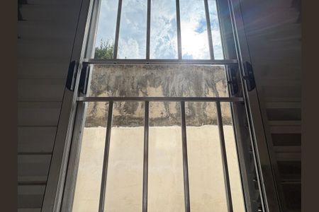 Vista do Quarto de casa para alugar com 1 quarto, 35m² em Vila Palmeiras, São Paulo