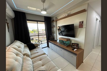 Sala de apartamento para alugar com 3 quartos, 68m² em Del Castilho, Rio de Janeiro