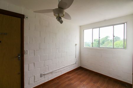 Sala de apartamento à venda com 2 quartos, 43m² em Olaria, Canoas