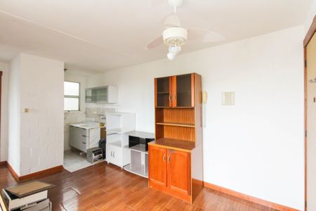 Sala de apartamento à venda com 2 quartos, 43m² em Olaria, Canoas