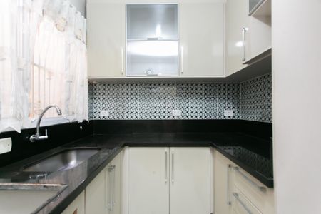 Casa de condomínio para alugar com 65m², 2 quartos e 1 vagaCozinha - Armários