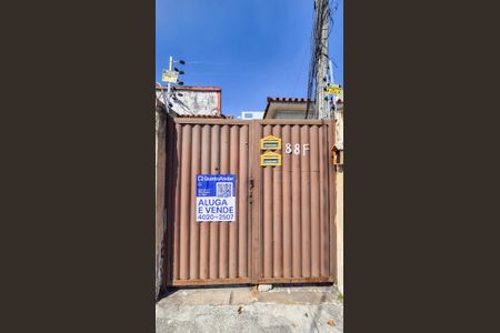 Casa à venda com 70m², 2 quartos e 1 vagaGaragem  e plaquinha 