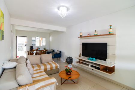 Sala de casa para alugar com 2 quartos, 208m² em Jardim Bebedouro, Guarulhos