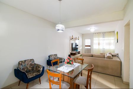 Sala de casa para alugar com 2 quartos, 208m² em Jardim Bebedouro, Guarulhos