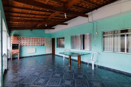 Casa para alugar com 208m², 2 quartos e 1 vagaVaranda