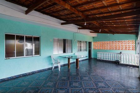 Casa para alugar com 208m², 2 quartos e 1 vagaVaranda