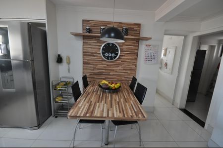 Apartamento à venda com 230m², 4 quartos e 4 vagasCozinha