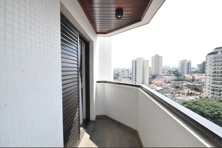 Apartamento à venda com 230m², 4 quartos e 4 vagasSacada da Suíte Master