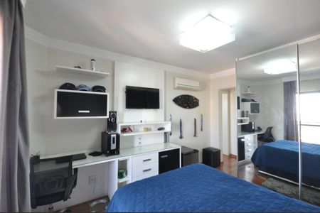 Apartamento à venda com 230m², 4 quartos e 4 vagasSuíte 3