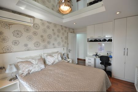 Apartamento à venda com 230m², 4 quartos e 4 vagasSuíte Master