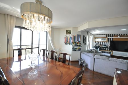 Apartamento à venda com 230m², 4 quartos e 4 vagasSala de Jantar