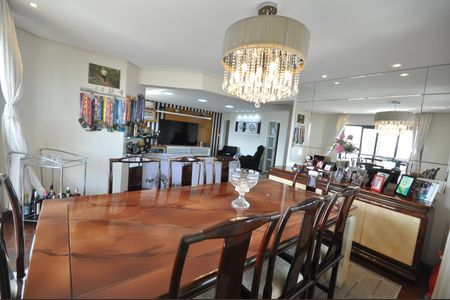 Apartamento à venda com 230m², 4 quartos e 4 vagasSala de Jantar