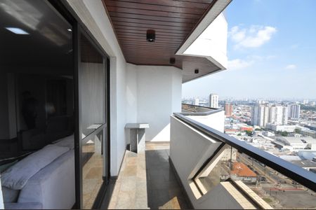 Apartamento à venda com 230m², 4 quartos e 4 vagasSacada da Sala