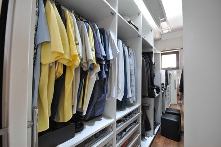 Apartamento à venda com 230m², 4 quartos e 4 vagasCloset da Suíte Master