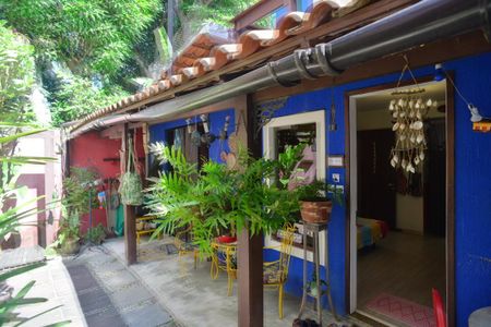 Casa à venda com 96m², 2 quartos e sem vaga Casa à venda com 96m², 2 quartos e sem vagaVaranda da Entrada