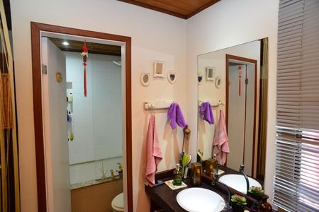 Casa à venda com 96m², 2 quartos e sem vaga Casa à venda com 96m², 2 quartos e sem vagaBanheiro Suíte