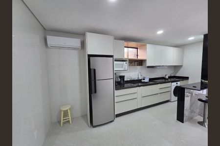 Cozinha de casa para alugar com 1 quarto, 33m² em Santa Monica, Florianópolis