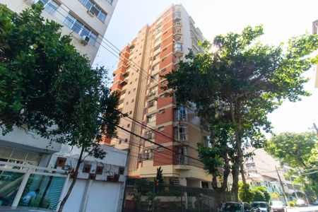 Apartamento para alugar com 64m², 2 quartos e 1 vagaFachada