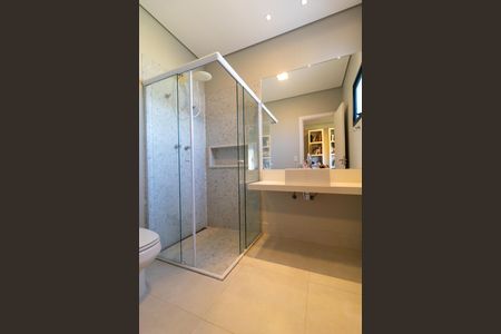 Casa de condomínio à venda com 280m², 4 quartos e 4 vagasBanheiro da Suite 02