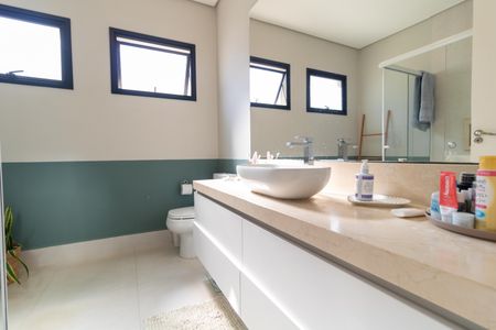 Casa de condomínio à venda com 280m², 4 quartos e 4 vagasBanheiro da Suite 03