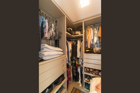 Casa de condomínio à venda com 280m², 4 quartos e 4 vagasCloset da Suite 03