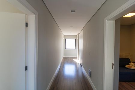 Casa de condomínio à venda com 280m², 4 quartos e 4 vagasCorredor