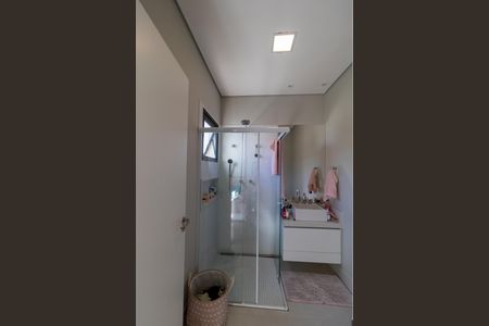 Casa de condomínio à venda com 280m², 4 quartos e 4 vagasBanheiro da Suite 01