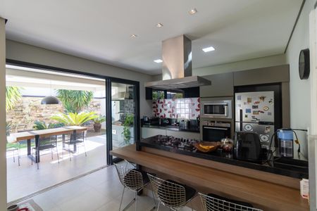 Casa de condomínio à venda com 280m², 4 quartos e 4 vagasCozinha