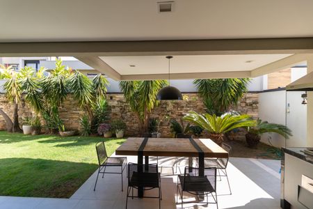 Casa de condomínio à venda com 280m², 4 quartos e 4 vagasChurrasqueira