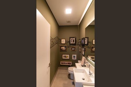 Casa de condomínio à venda com 280m², 4 quartos e 4 vagasLavabo