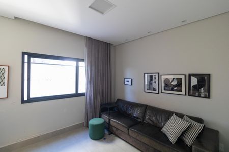 Casa de condomínio à venda com 280m², 4 quartos e 4 vagasSala de TV